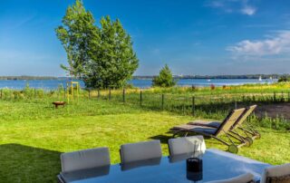 Blick auf den Schweriner See vom Garten der Ferienwohnung