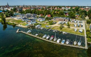 Wohnmobil-Stellplatz-Luftbild im Urlaub in Schwerin